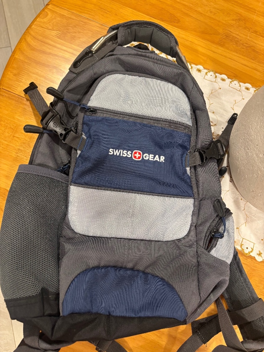 Swiss Gear Backpack 1651 AirFlow City Pack Blue Gray Wire Handle E-Port 12"x 20"